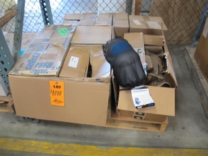 LOT TO INCLUDE: (36) PAD, KNEE KIND. KNEE-PRO ULTRA FLEX II, (20) BAGS, 27" LG X 17" WD SIZE, SAND KIND, BURLAP MATERIAL.. LOADING & HANDLING FEE $15-4198